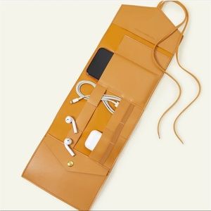 Glass Ladder & Co. Katherine Tech Organizer Roll